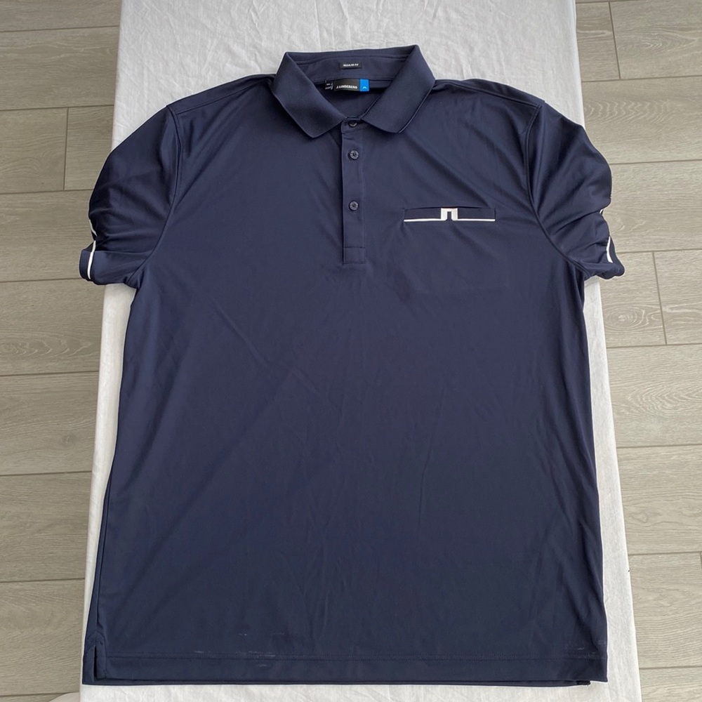 J. Lindeberg Polo With Bear Mountain Logo Sleeve XXL